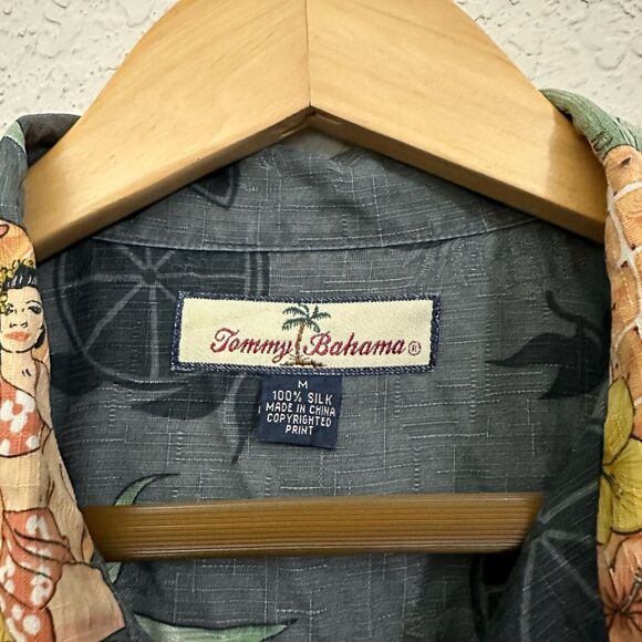 TOMMY BAHAMA Silk Hawaiian SS Shirt Gray Pin-Up Girl Pineapple Beach - Picture 6 of 8